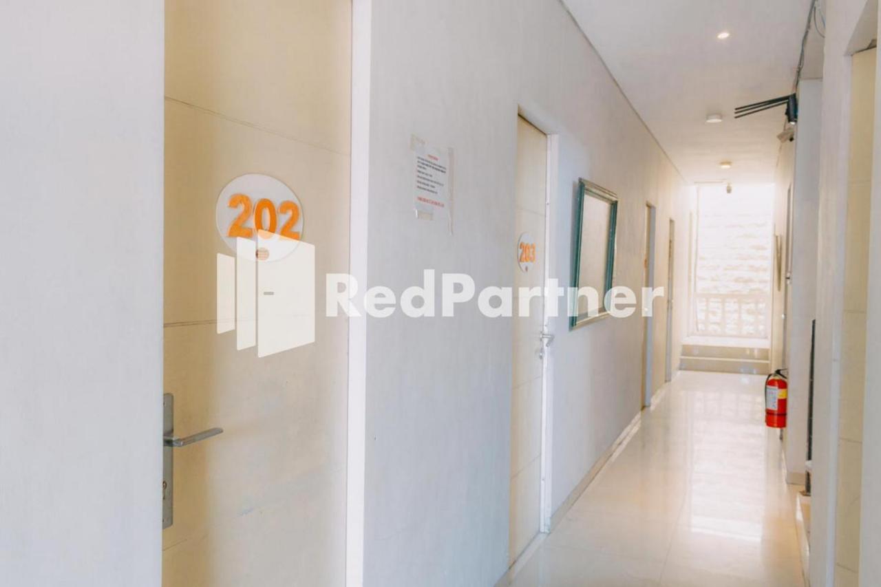 We Stay Residence Redpartner Surabaia Exterior foto